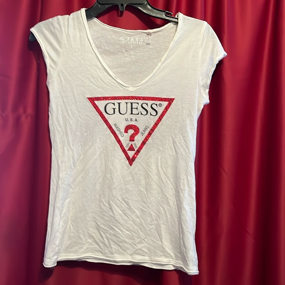 GUESS TSHIRT